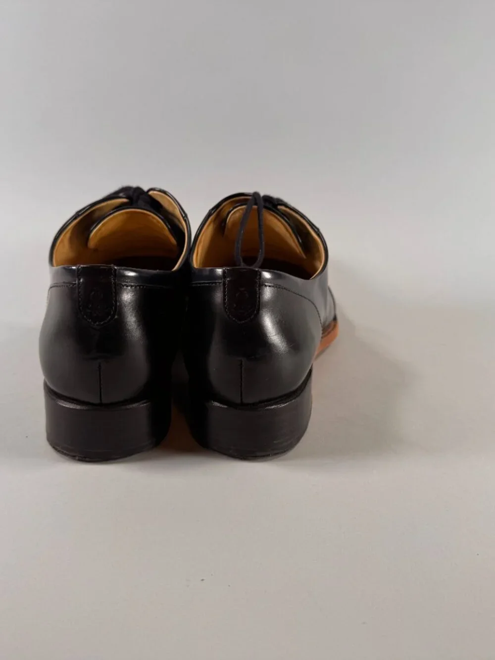 The Office of Angela Scott Mr. Evans Wingtip Oxfords Sz 41 Ocean Blue Black EUC